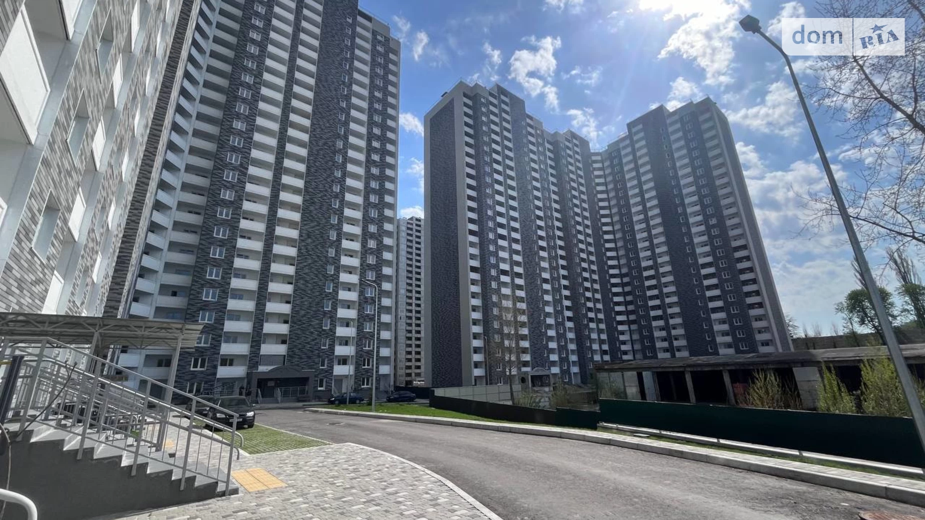 Продается 3-комнатная квартира 93 кв. м в Киеве, ул. Коноплянская, 22А - фото 2