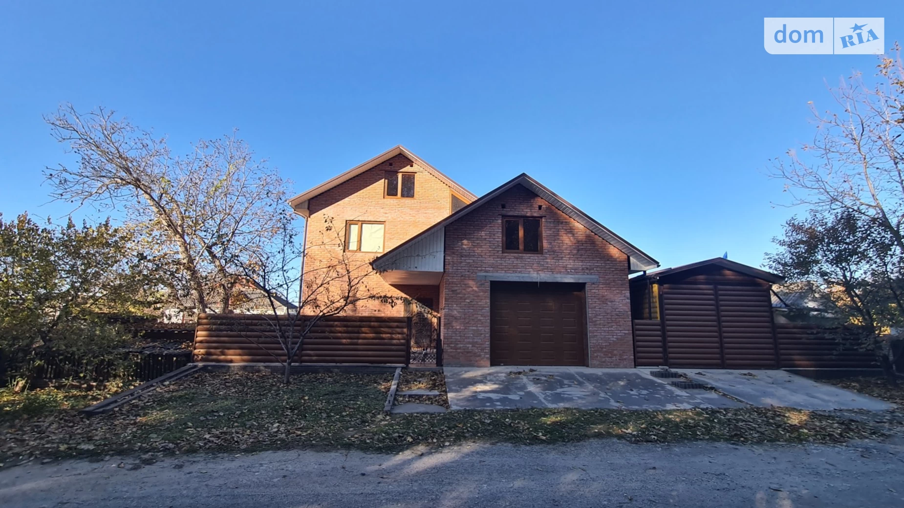 Продается дом на 2 этажа 300 кв. м с садом, цена: 120000 $ - фото 2