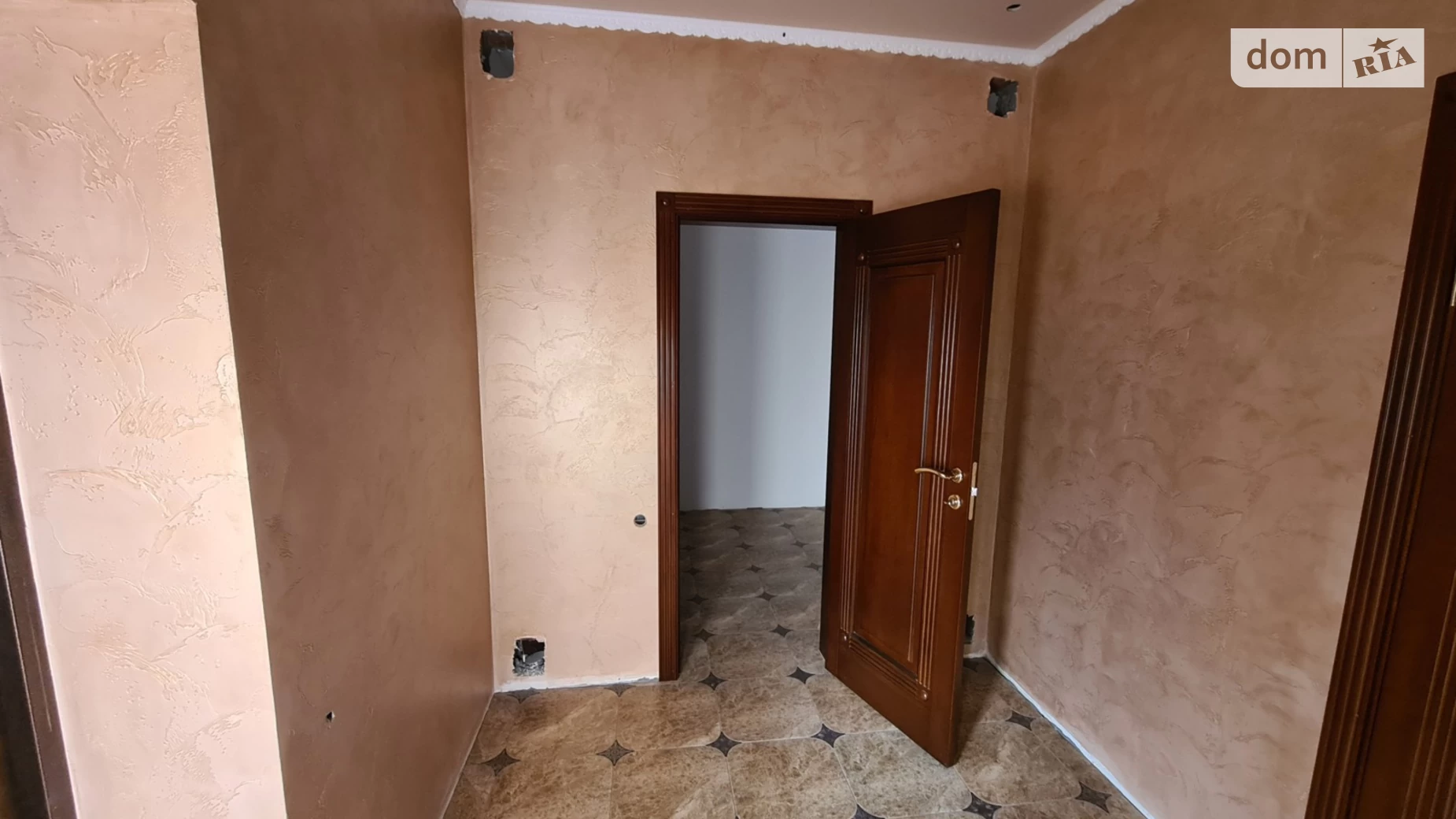 Продается дом на 2 этажа 300 кв. м с садом, цена: 120000 $ - фото 5