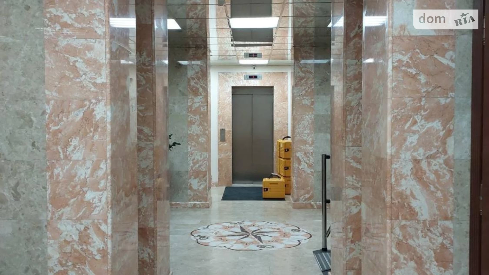 Сдается в аренду офис 225 кв. м в бизнес-центре, цена: 2500 $ - фото 5