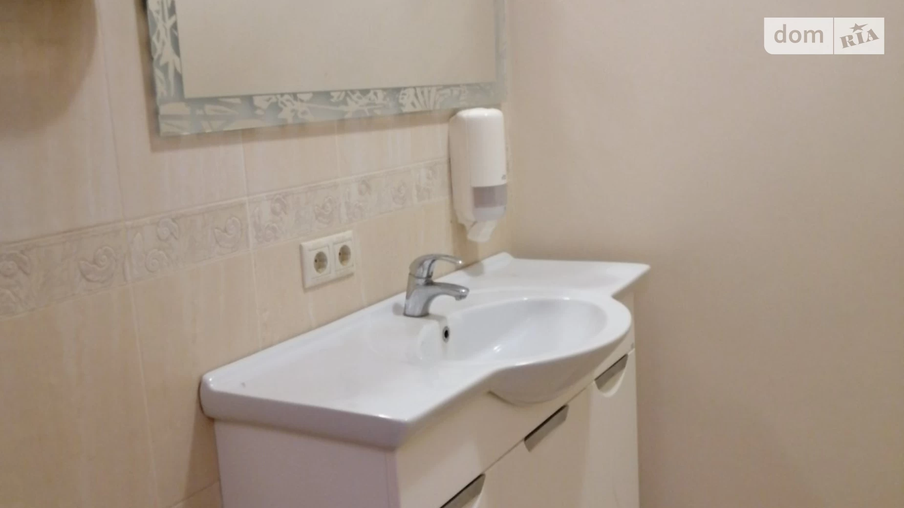 Сдается в аренду офис 199 кв. м в бизнес-центре, цена: 2560 $ - фото 5