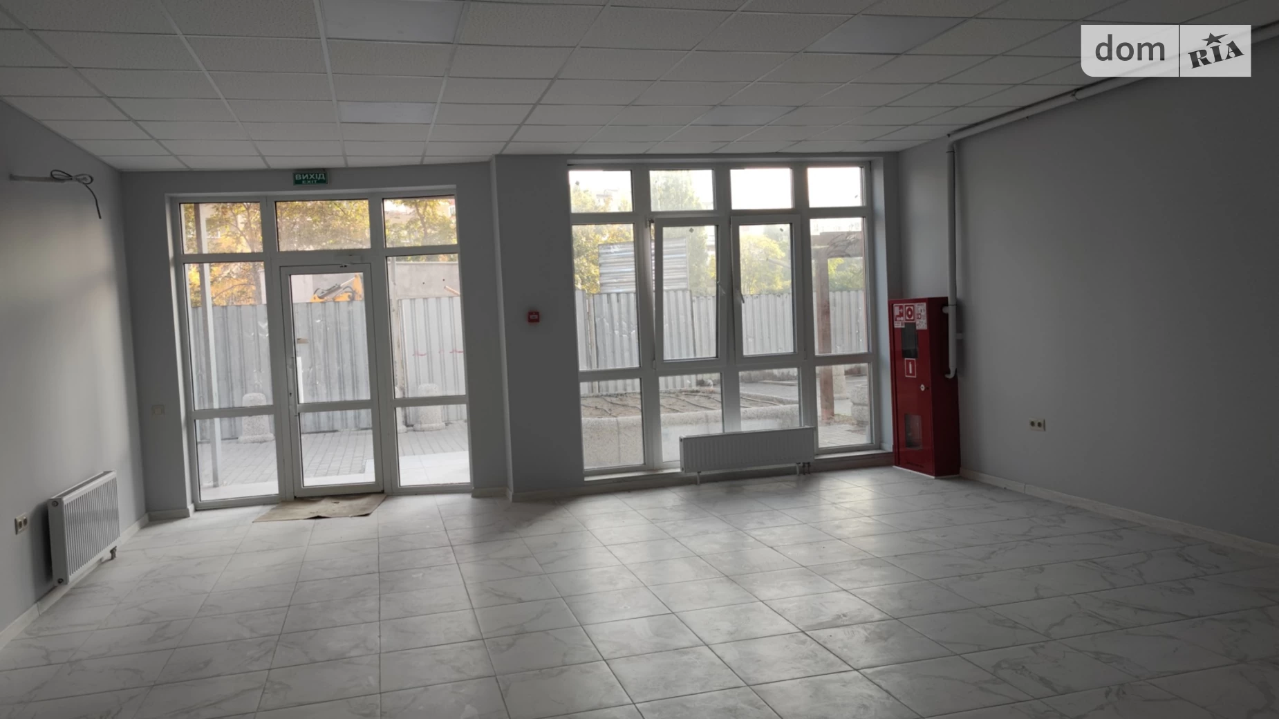 Сдается в аренду офис 62 кв. м в бизнес-центре, цена: 400 $ - фото 5