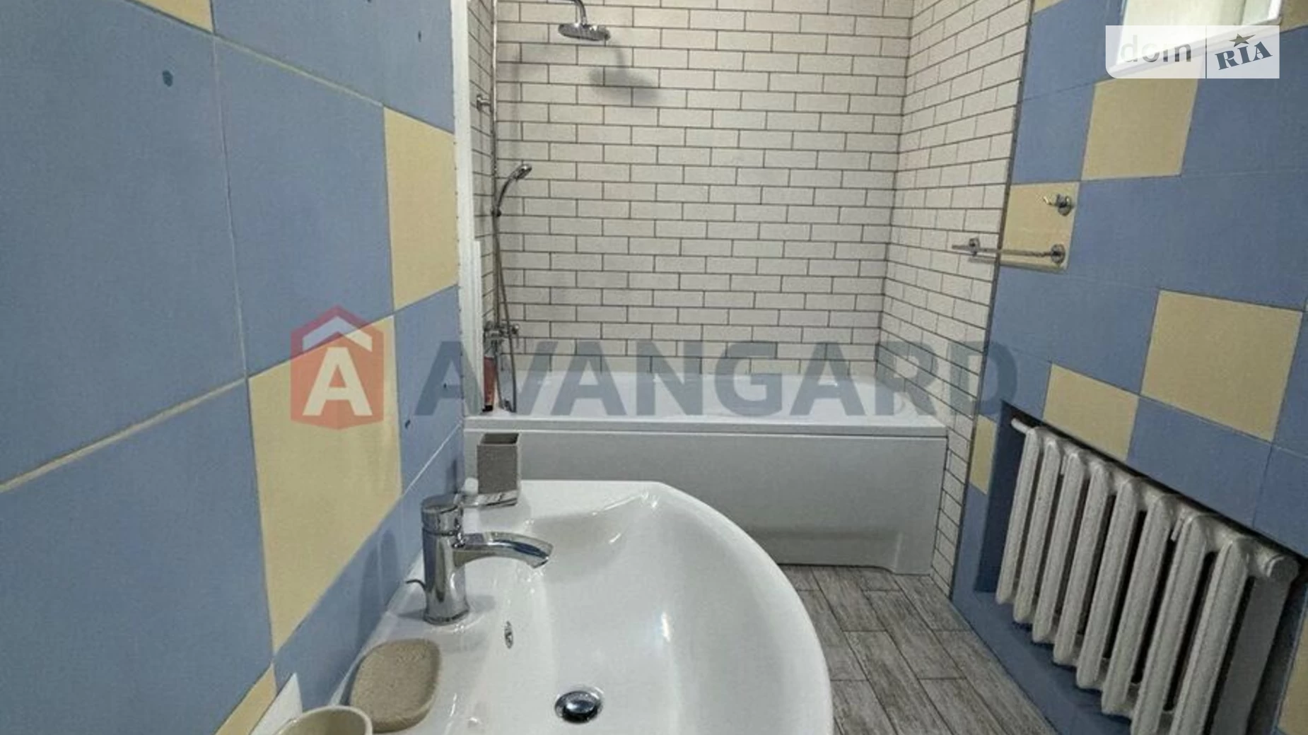 Продается часть дома 70 кв. м с гаражом, цена: 41500 $ - фото 4