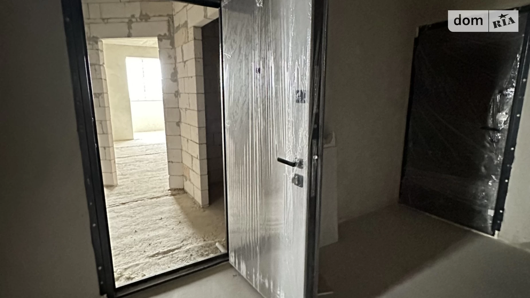 Продается 1-комнатная квартира 40 кв. м в Ивано-Франковске, ул. Галицкая - фото 3