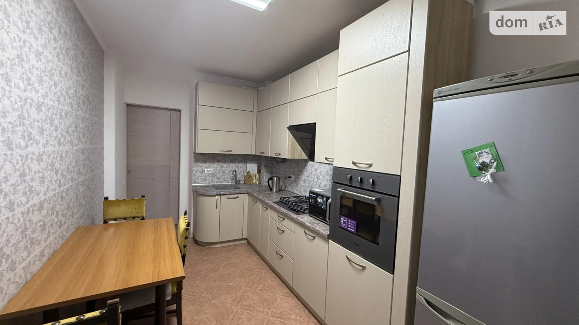 Продается 2-комнатная квартира 64 кв. м в Черновцах, ул. Немировская, 1А - фото 3