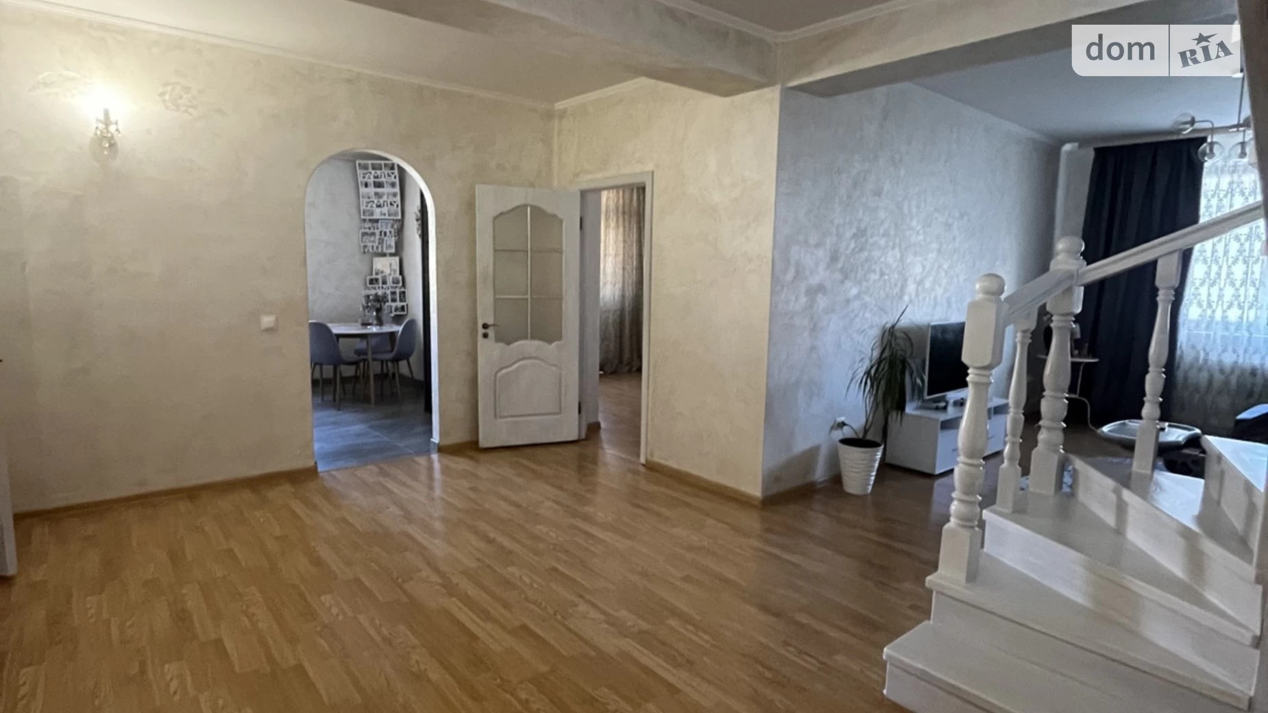 Продается 3-комнатная квартира 99.6 кв. м в Ужгороде, ул. Климпуша - фото 2
