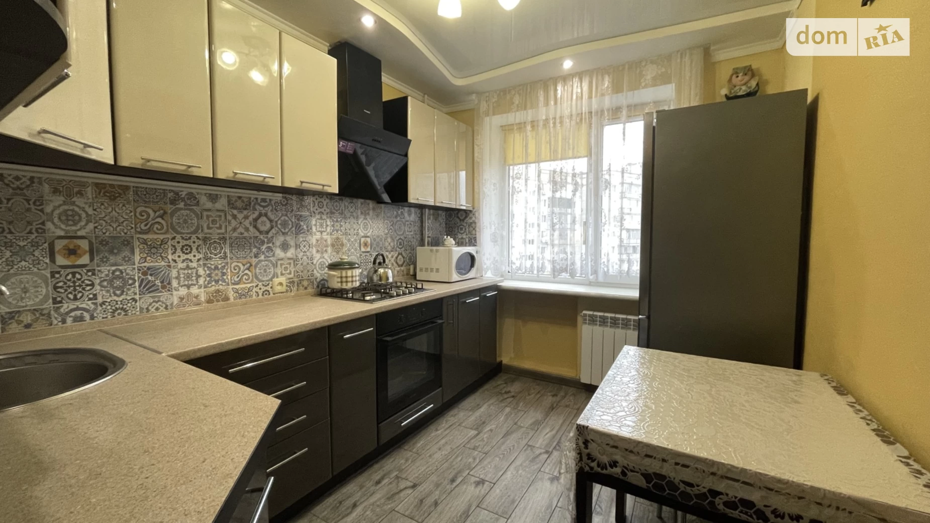 Продается 2-комнатная квартира 48.9 кв. м в Черноморске, ул. Парусная - фото 2