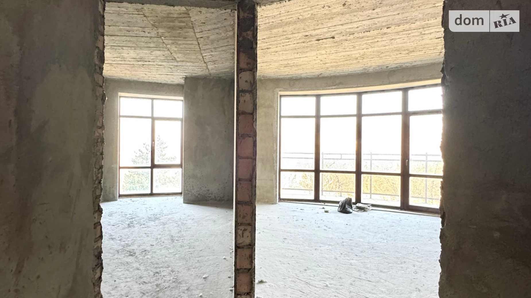 Продается 3-комнатная квартира 111.8 кв. м в Ивано-Франковске, ул. Микитинецкая, 9Б - фото 3