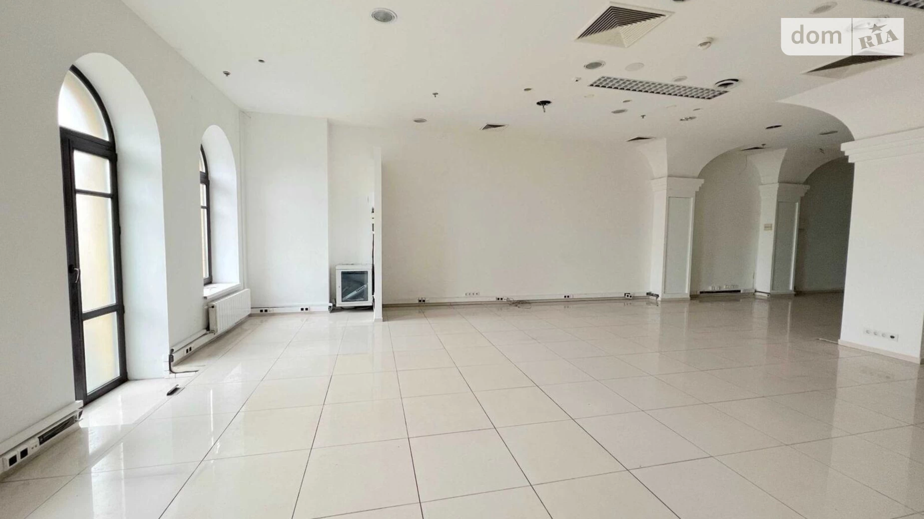 Сдается в аренду офис 139 кв. м в бизнес-центре, цена: 3450 $ - фото 5