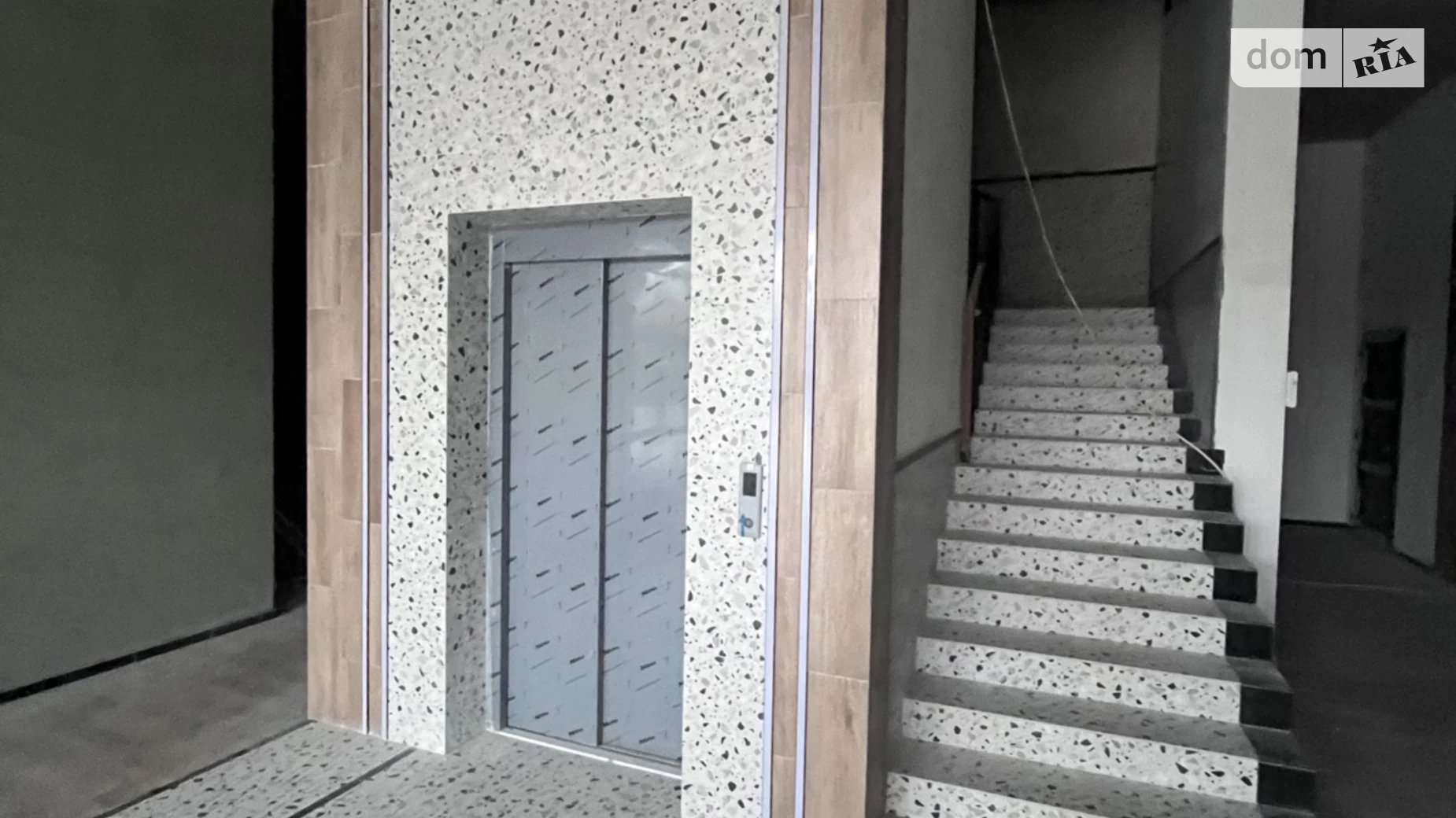Продається офіс 46.1 кв. м в бізнес-центрі, цена: 39185 $ - фото 2