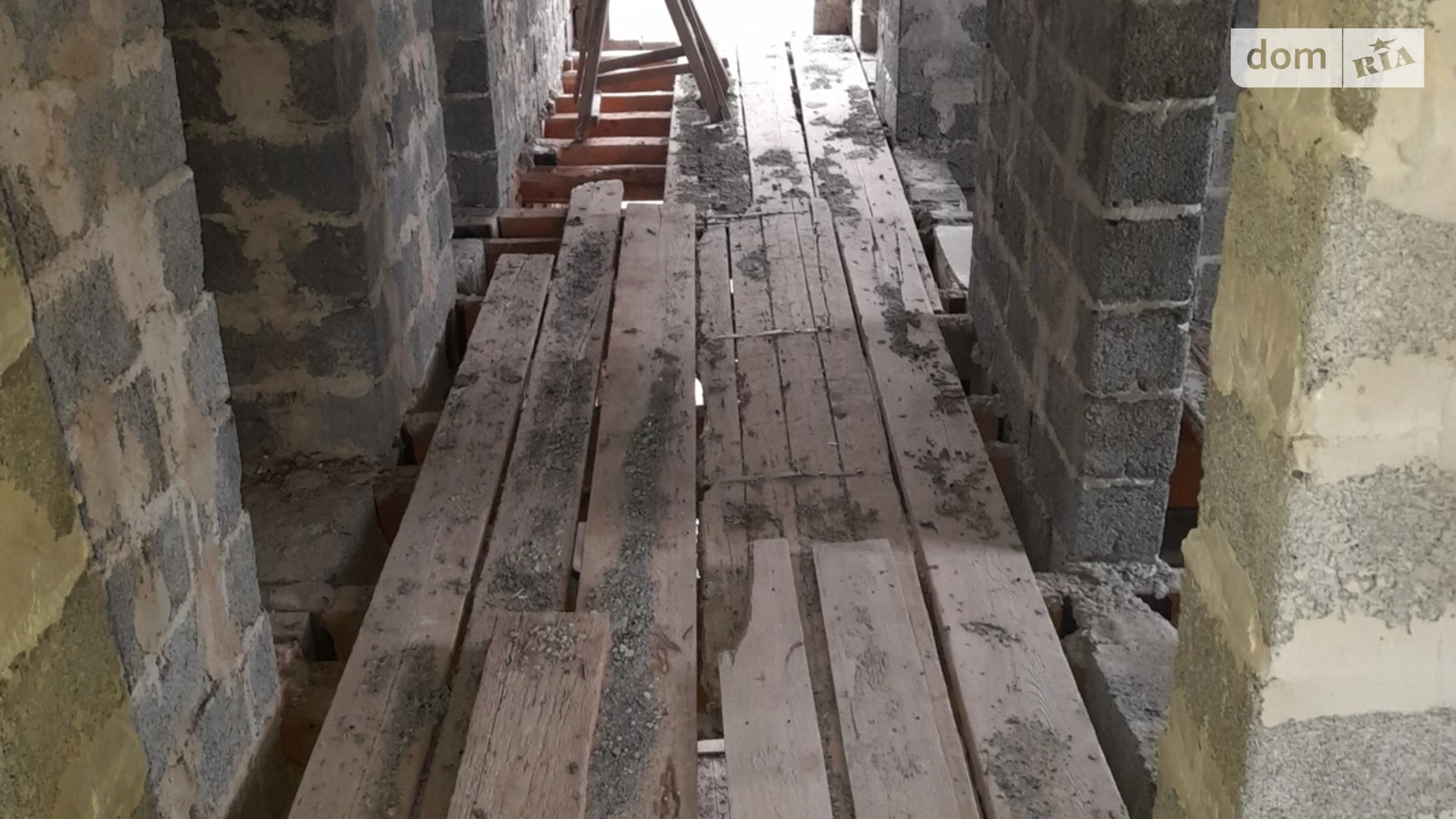 Продается дом на 2 этажа 200 кв. м с балконом, цена: 35000 $ - фото 3