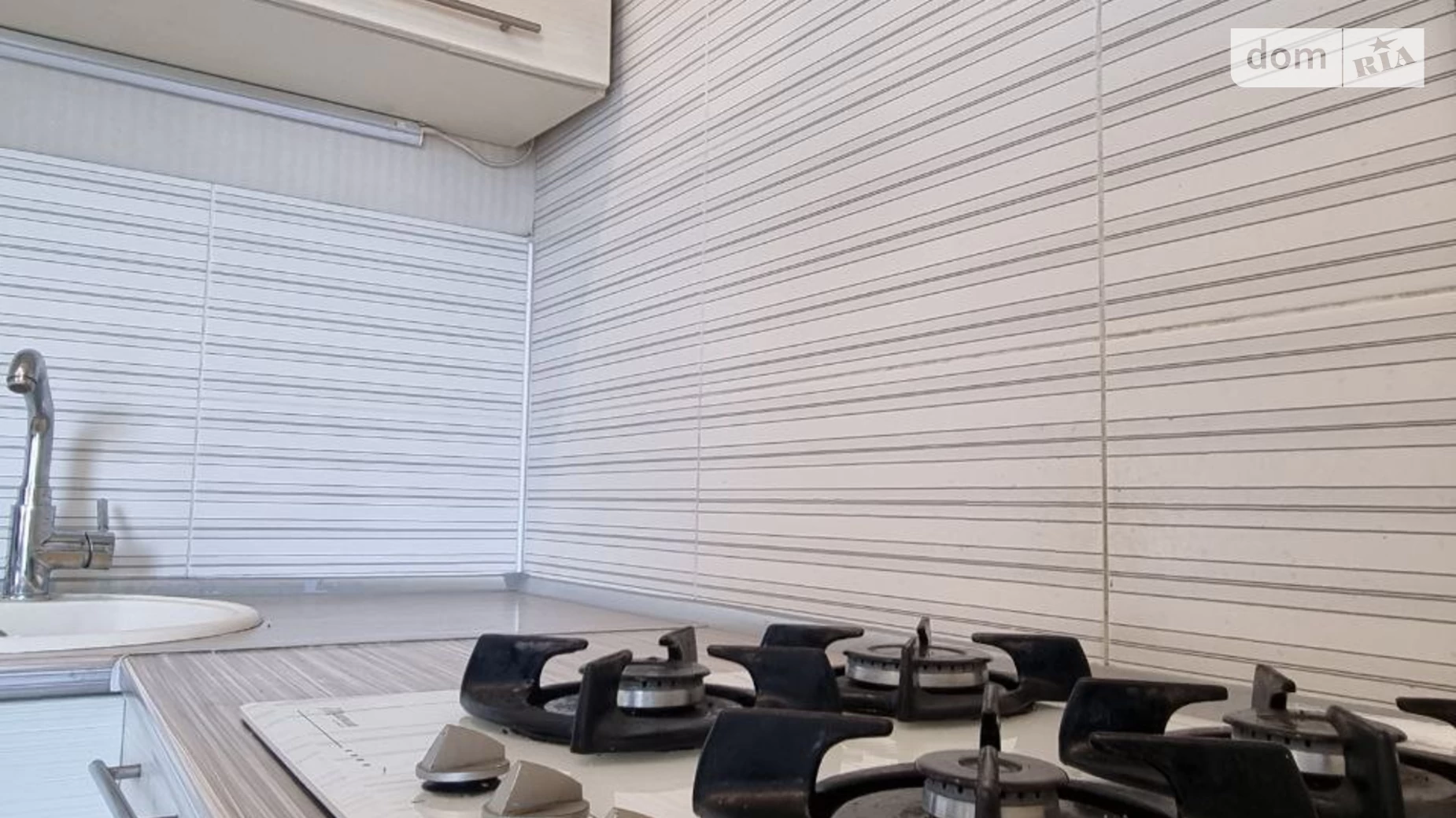 Продается 2-комнатная квартира 104.6 кв. м в Черновцах, ул. Богуна Ивана, 5А - фото 3