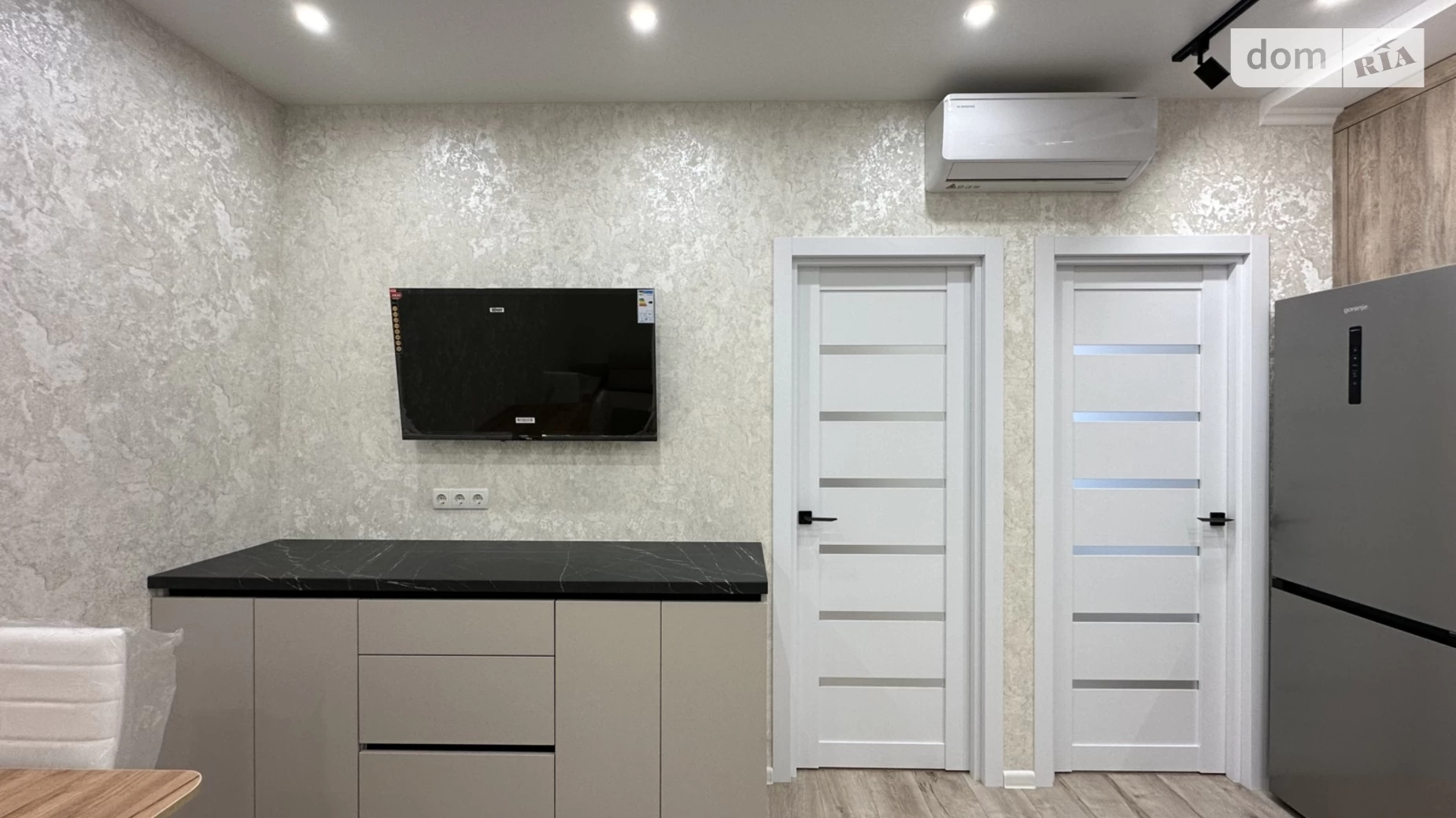 Продается 2-комнатная квартира 44 кв. м в Одессе, ул. Жемчужная, 10 - фото 2