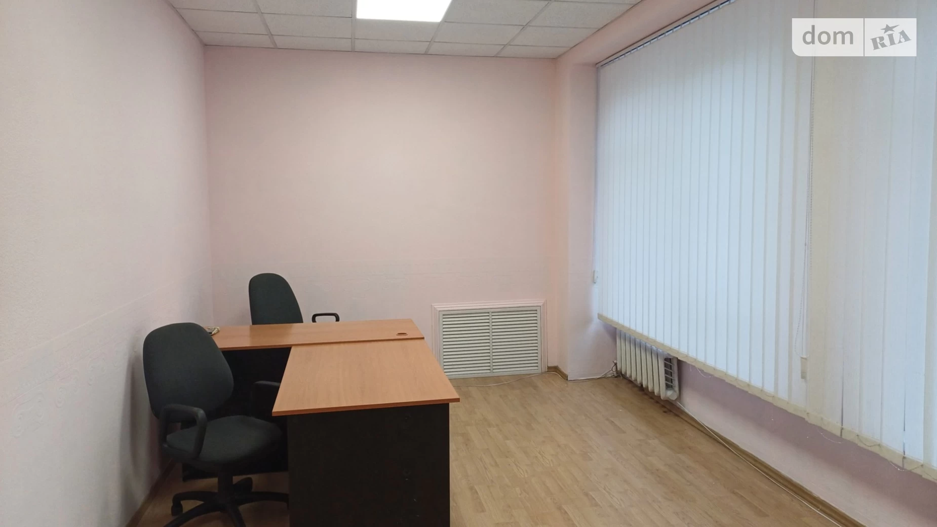 Сдается в аренду офис 20.5 кв. м в бизнес-центре, цена: 7134 грн - фото 2