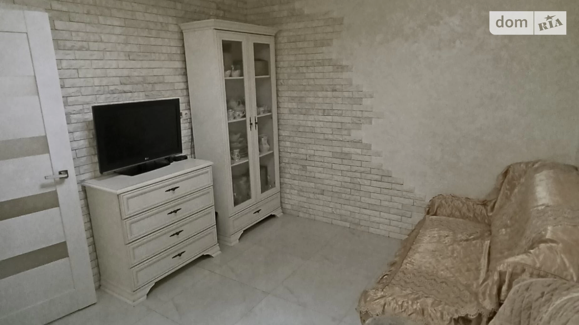 Продается 2-комнатная квартира 43 кв. м в Одессе, ул. Жемчужная, 5Б - фото 2