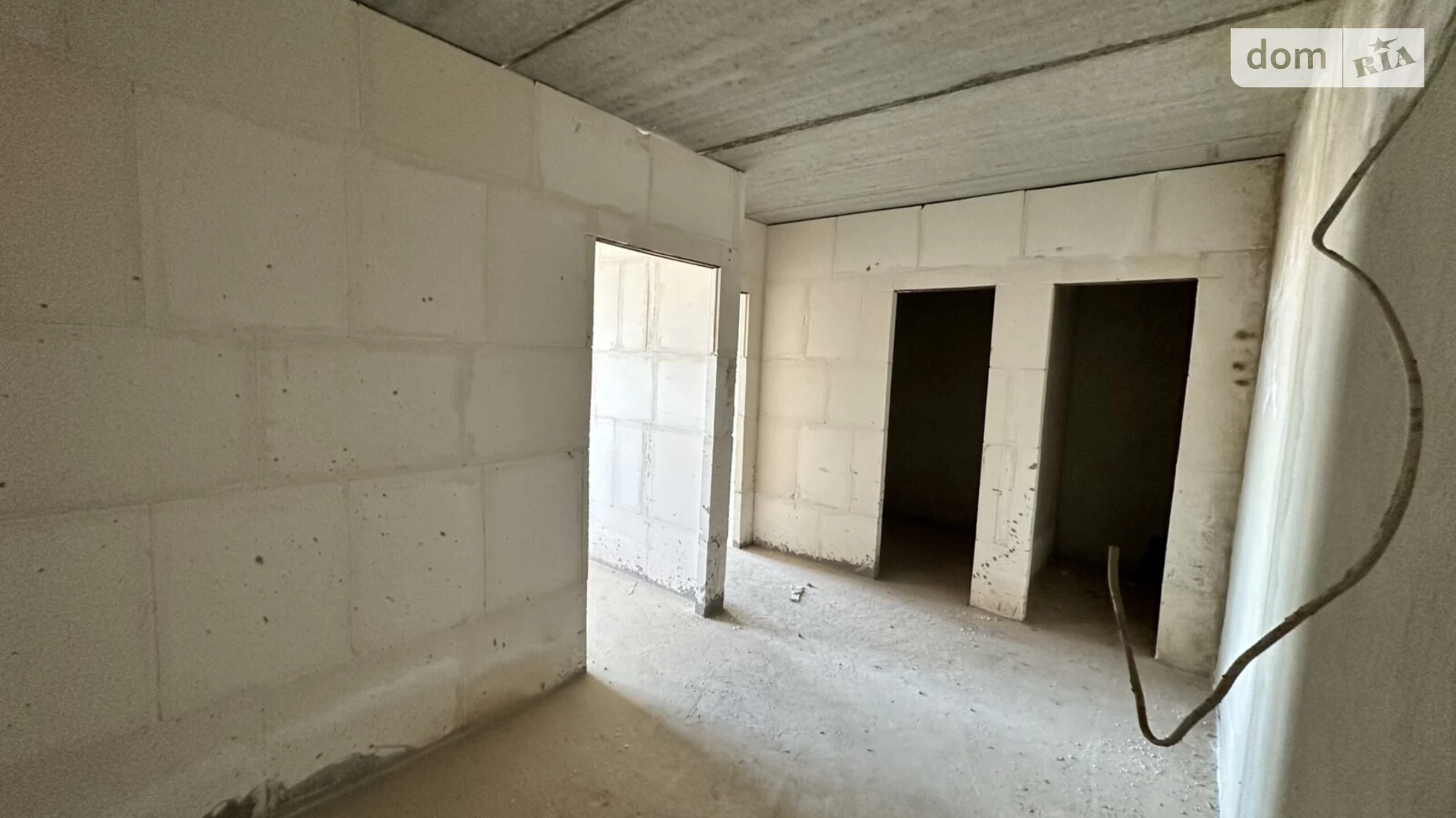 Продается 2-комнатная квартира 67 кв. м в Ивано-Франковске, ул. Высочана Семена - фото 3
