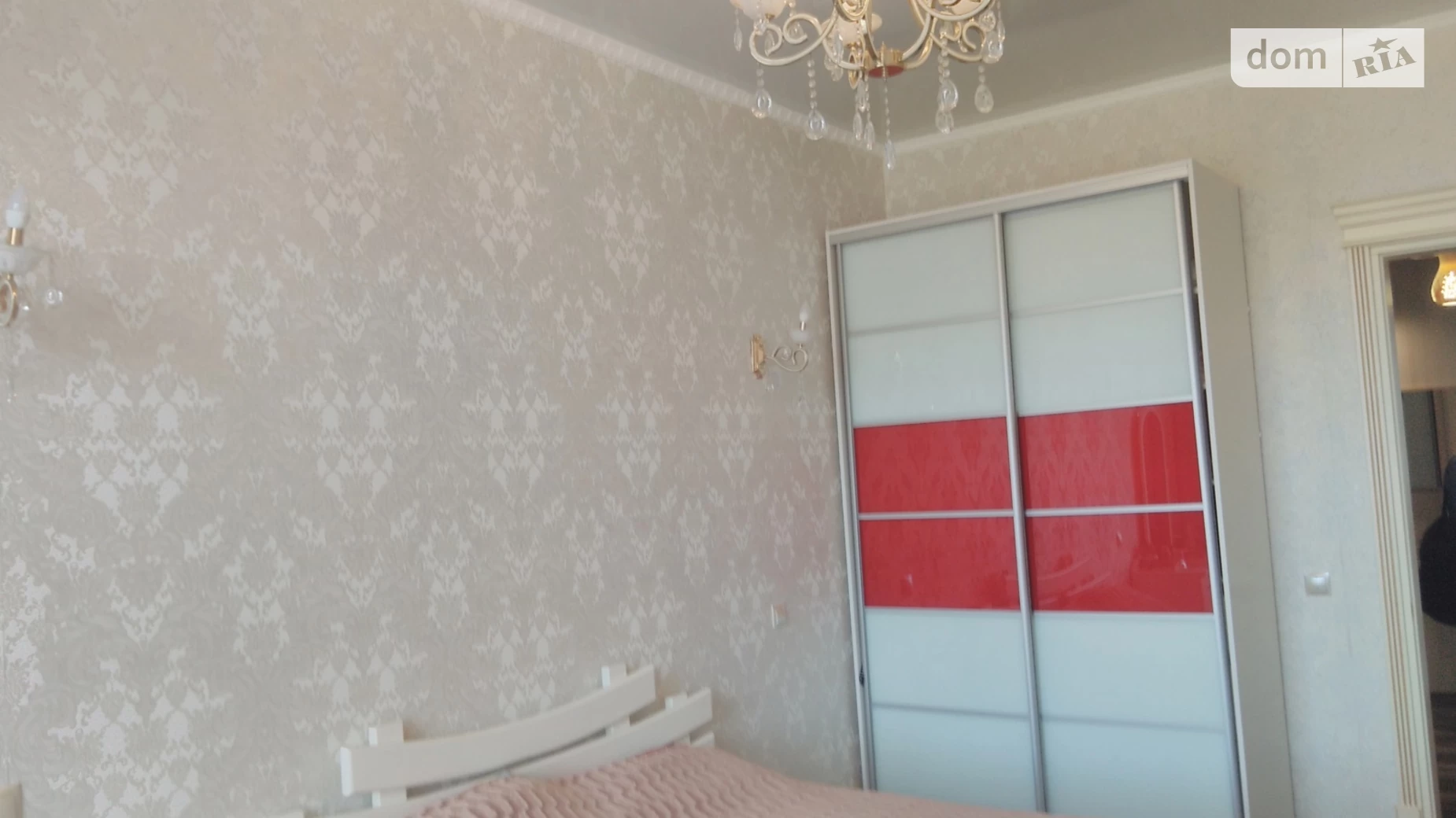 Продается 2-комнатная квартира 87.9 кв. м в Черноморске, ул. Радостная - фото 2