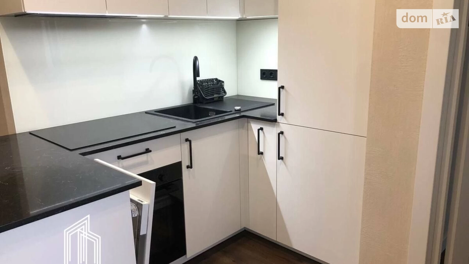 Продается 1-комнатная квартира 57 кв. м в Киеве, ул. Ованеса Туманяна, 15А - фото 2