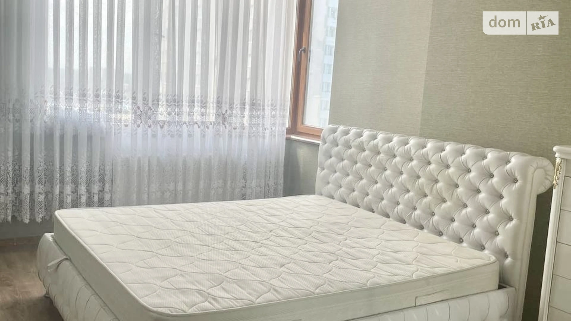 Сдается в аренду 1-комнатная квартира 63 кв. м в Одессе, ул. Среднефонтанская, 19В - фото 3