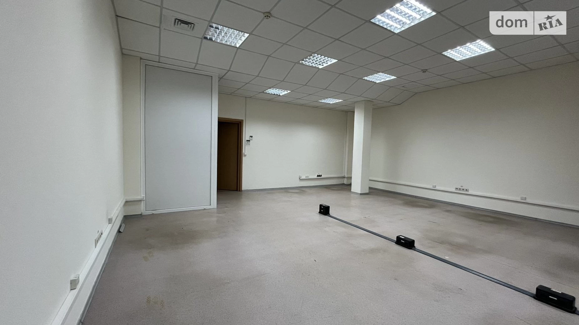 Сдается в аренду офис 53.6 кв. м в бизнес-центре, цена: 341 $ - фото 3
