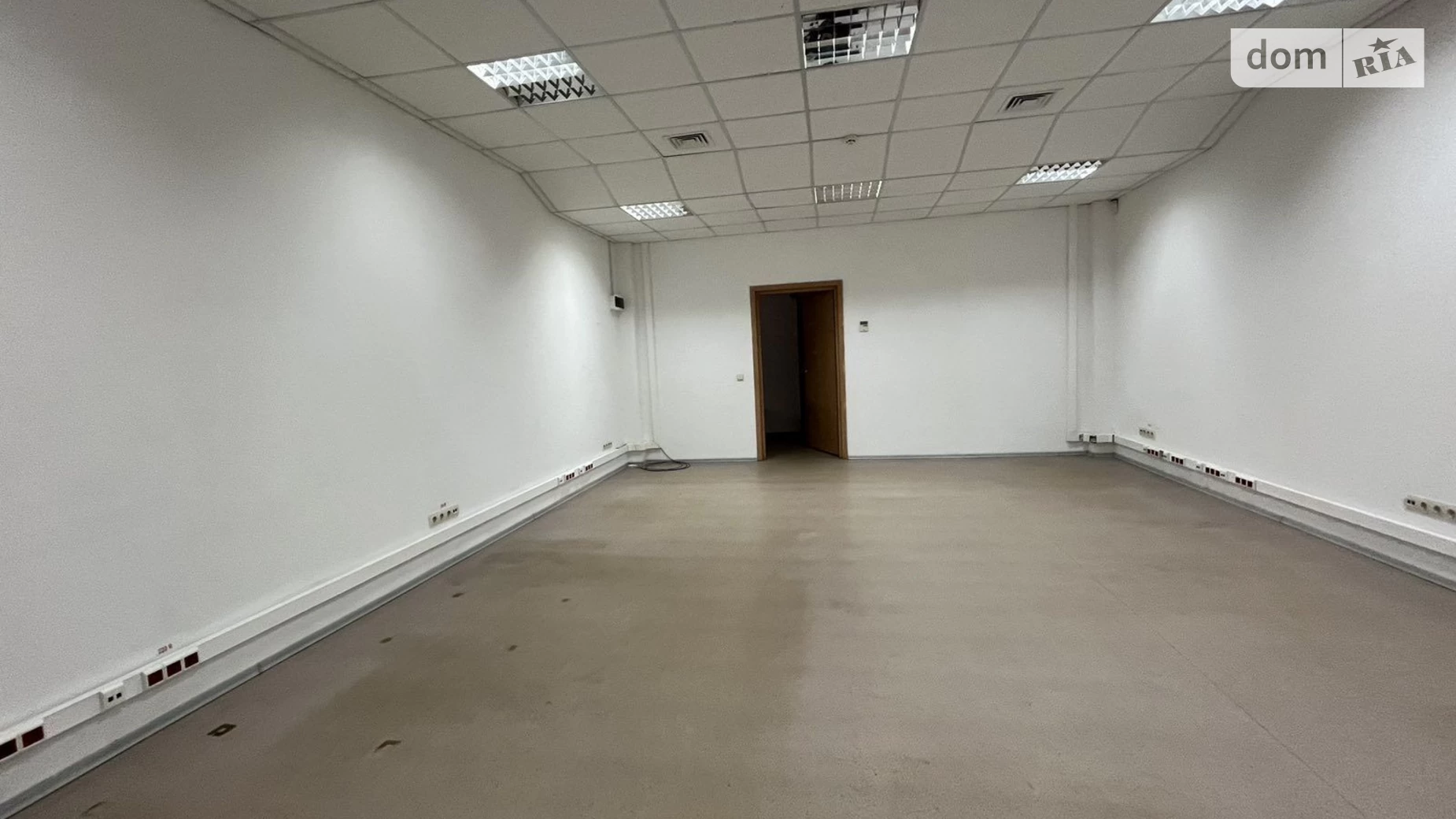 Сдается в аренду офис 42.7 кв. м в бизнес-центре, цена: 341 $ - фото 3