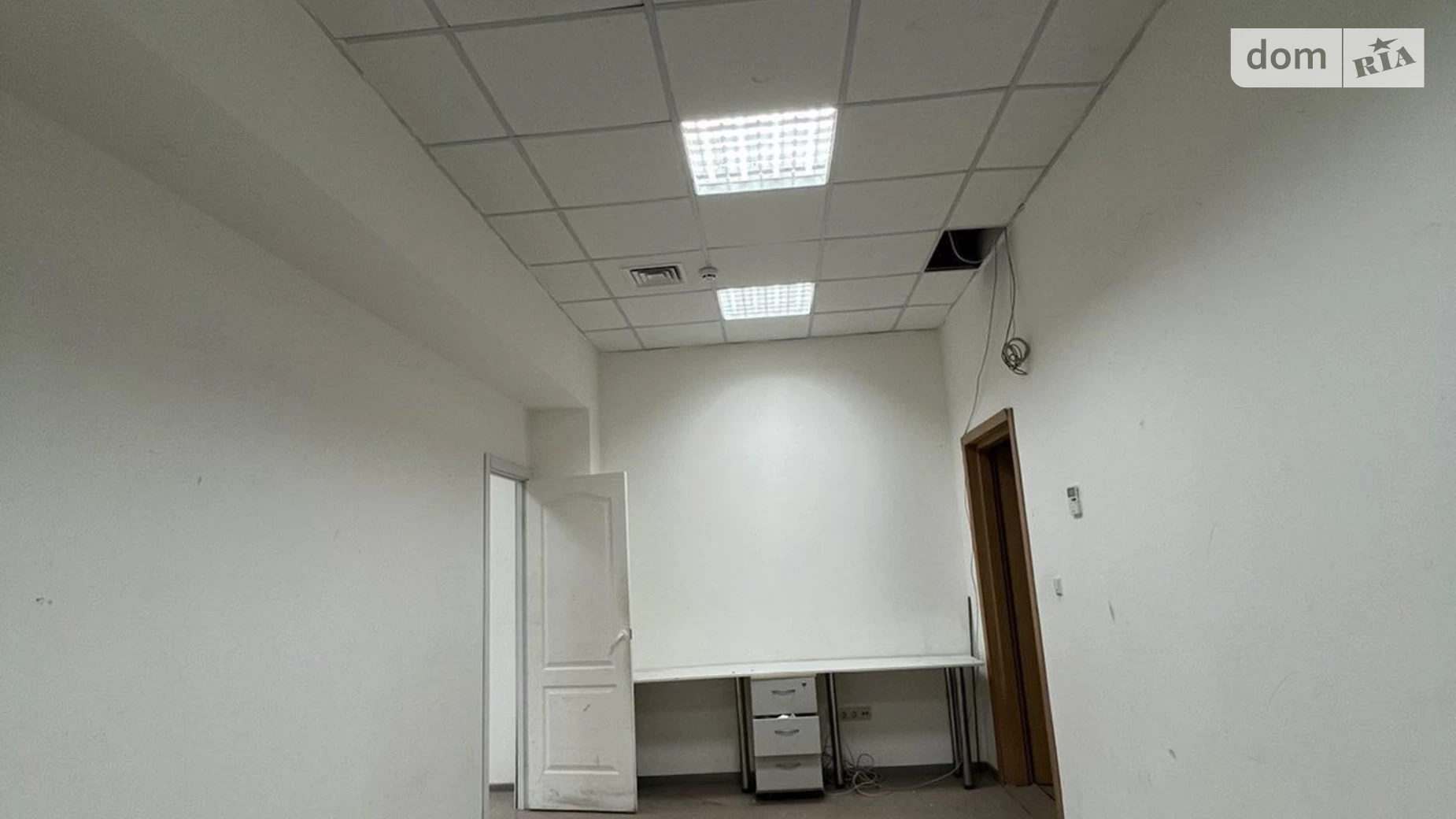 Сдается в аренду офис 45.1 кв. м в бизнес-центре, цена: 405 $ - фото 3