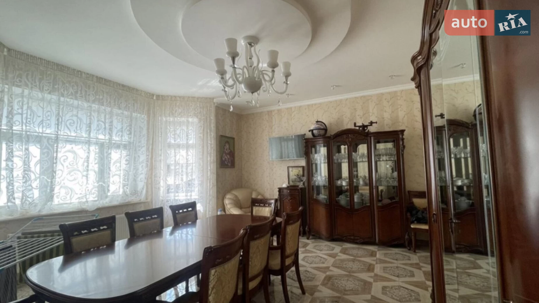 Продается дом на 3 этажа 382.5 кв. м с гаражом, цена: 430000 $ - фото 4