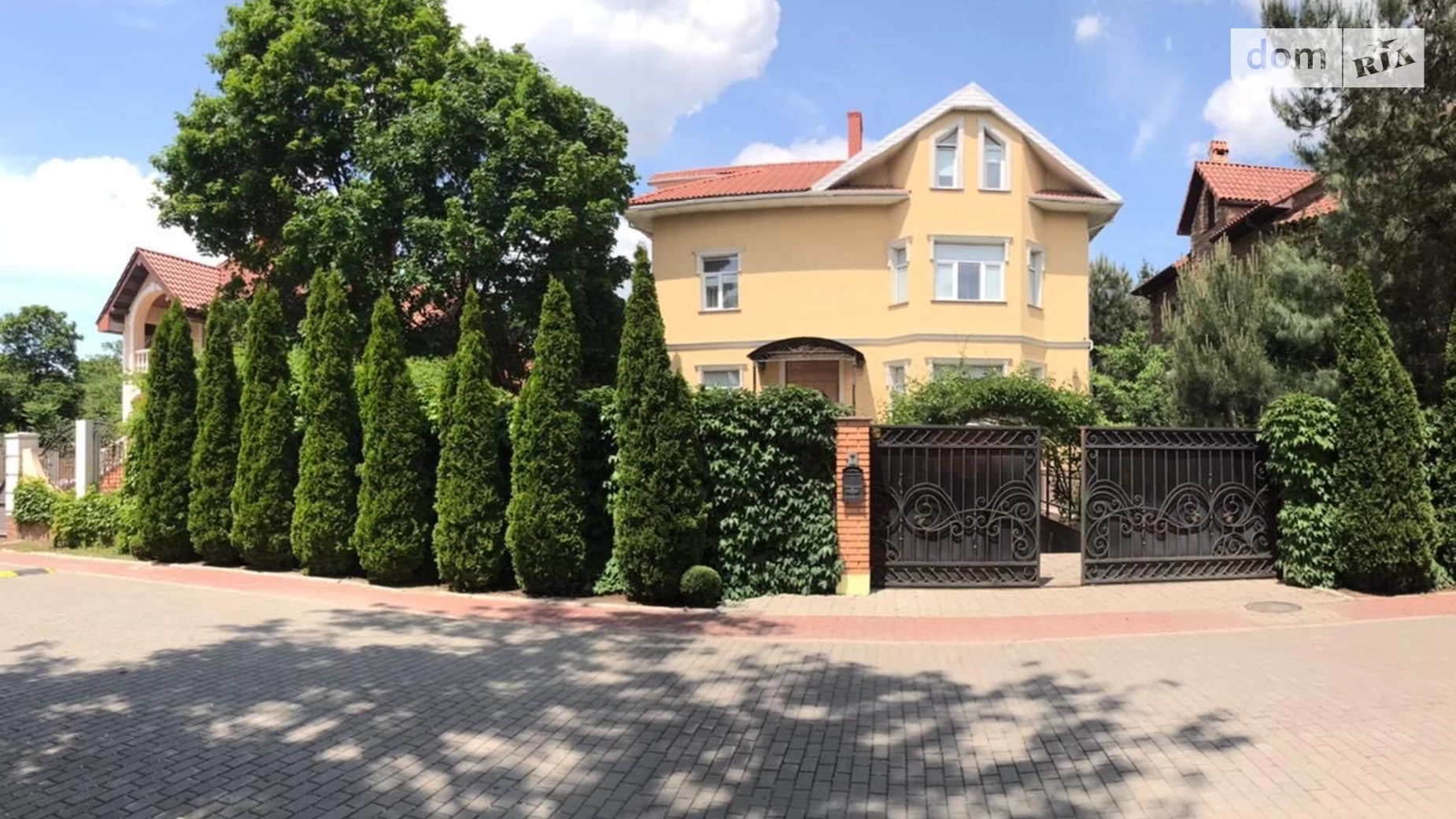 Продается дом на 3 этажа 382.5 кв. м с мансардой, цена: 430000 $ - фото 2