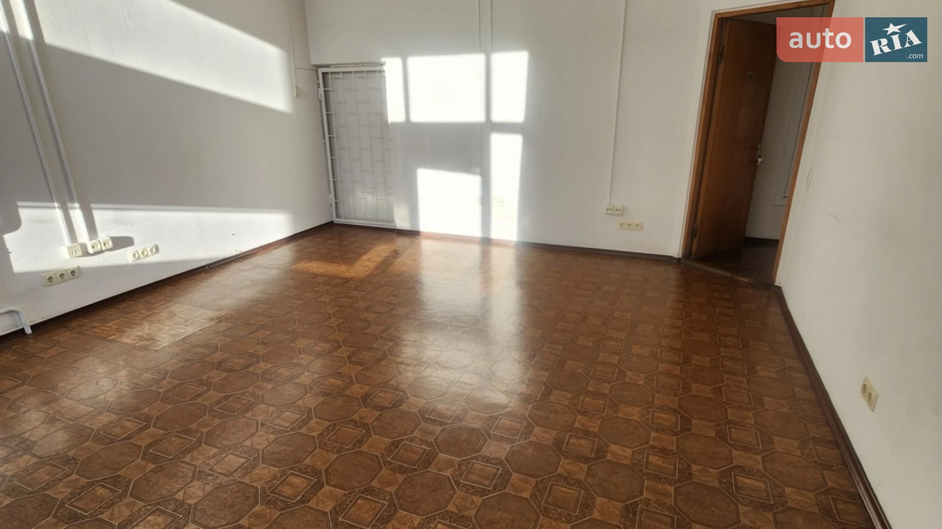 Сдается в аренду офис 155 кв. м в бизнес-центре, цена: 77500 грн - фото 2