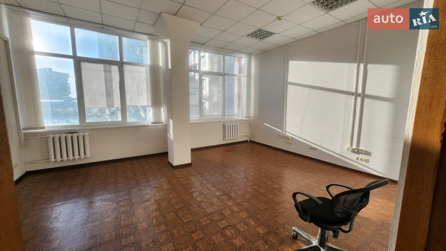 Сдается в аренду офис 155 кв. м в бизнес-центре, цена: 77500 грн - фото 4