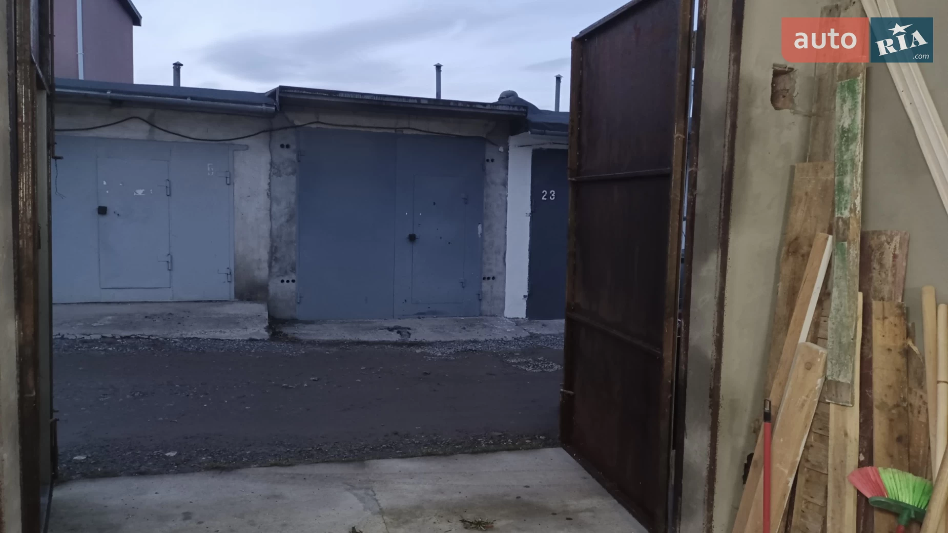 Продается отдельно стоящий гараж под бус на 21.5 кв. м, цена: 8000 $ - фото 4