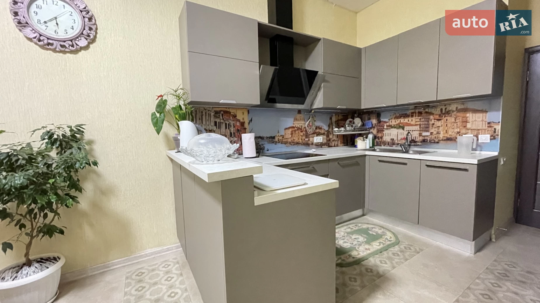 Продается 3-комнатная квартира 96.5 кв. м в Черноморске, ул. Парусная - фото 5