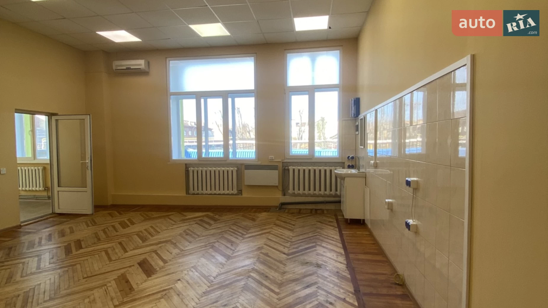 Сдается в аренду офис 51 кв. м в бизнес-центре, цена: 400 $ - фото 3