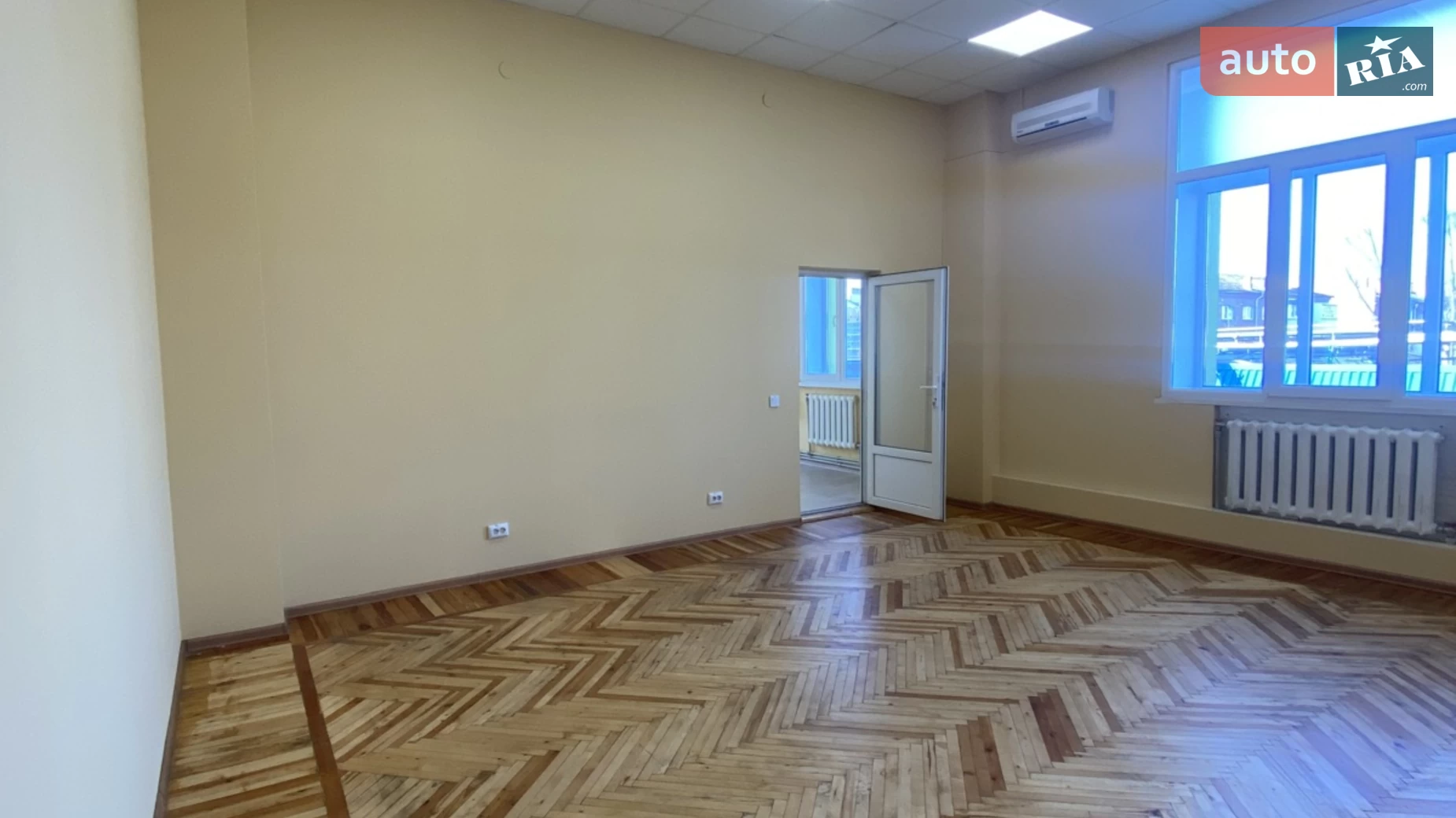 Сдается в аренду офис 51 кв. м в бизнес-центре, цена: 400 $ - фото 4