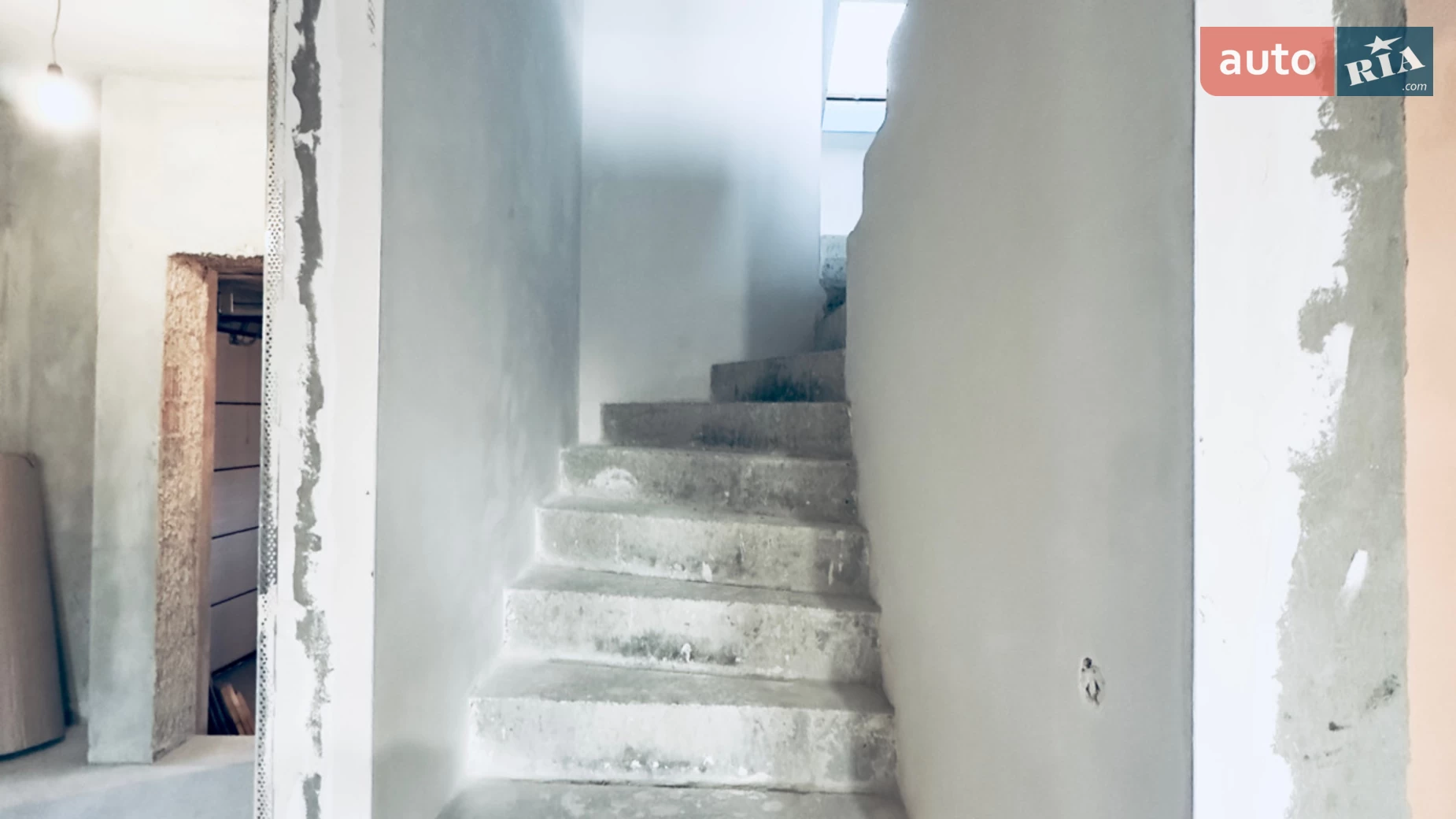 Продается дом на 2 этажа 150 кв. м с бассейном, цена: 155000 $ - фото 4