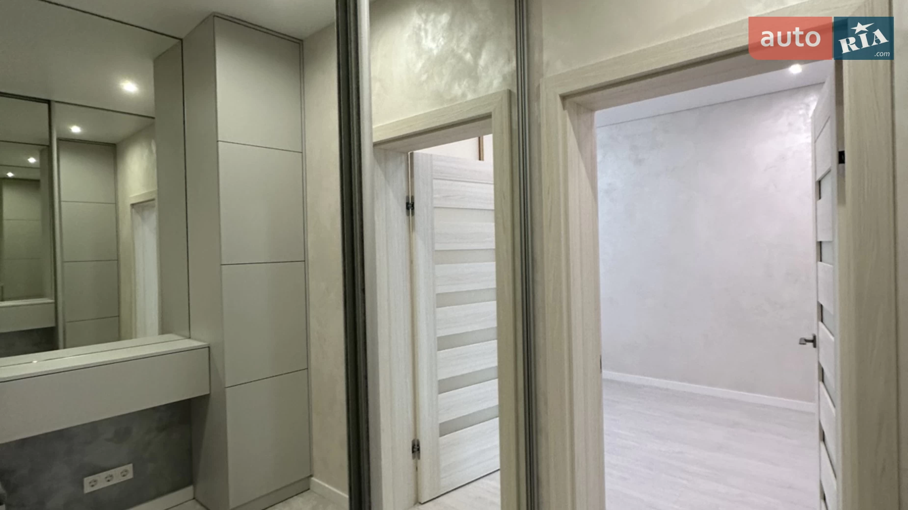 Продається 1-кімнатна квартира 70 кв. м у Одесі, просп. Гагаріна, 19А - фото 3