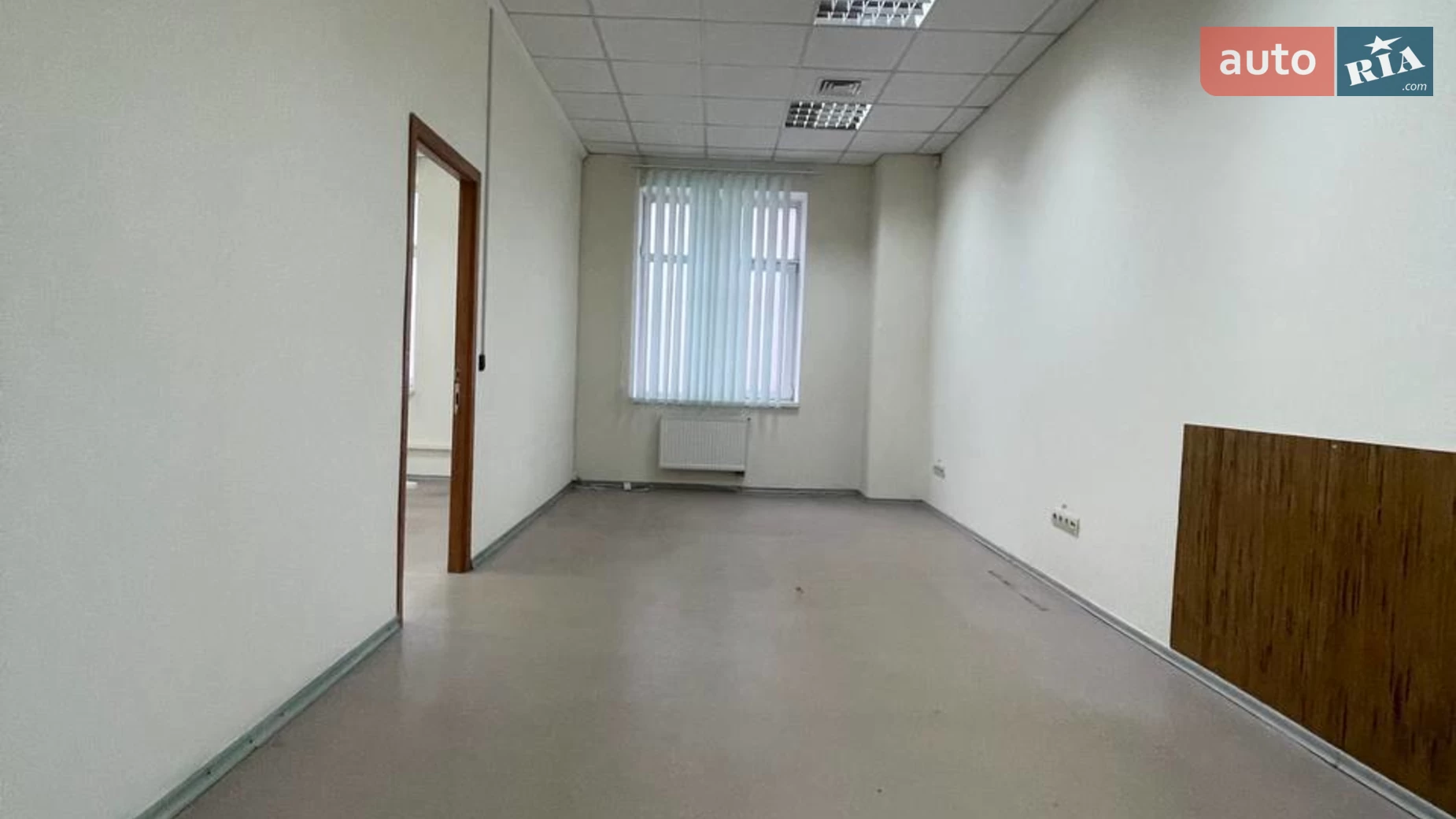 Сдается в аренду офис 52.8 кв. м в бизнес-центре, цена: 17425 грн - фото 3