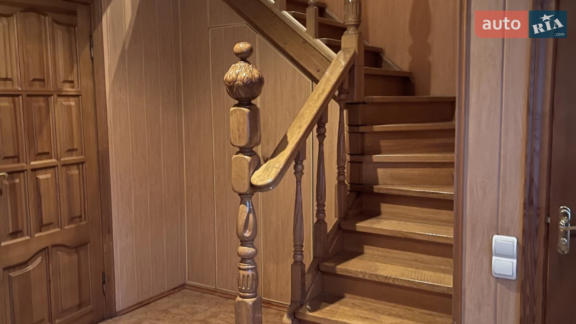 Продается дом на 2 этажа 190 кв. м с гаражом, цена: 150000 $ - фото 3