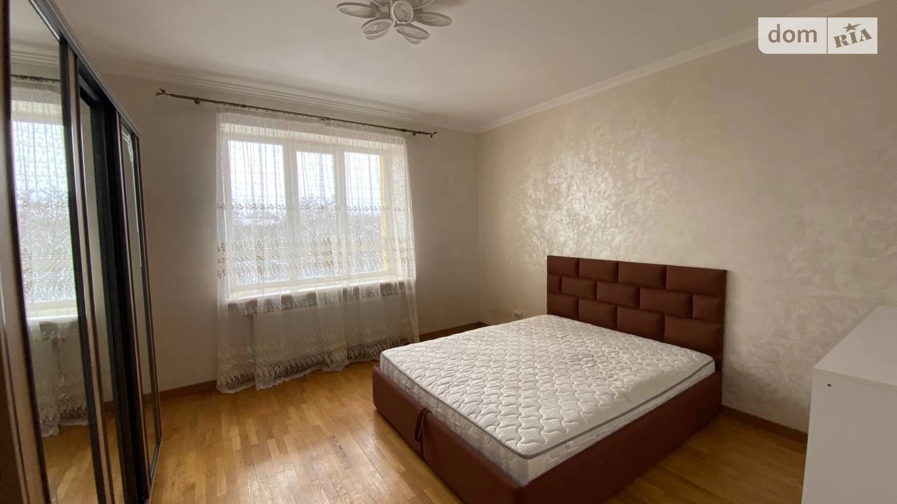 Сдается в аренду 2-комнатная квартира 65 кв. м в Черновцах - фото 4