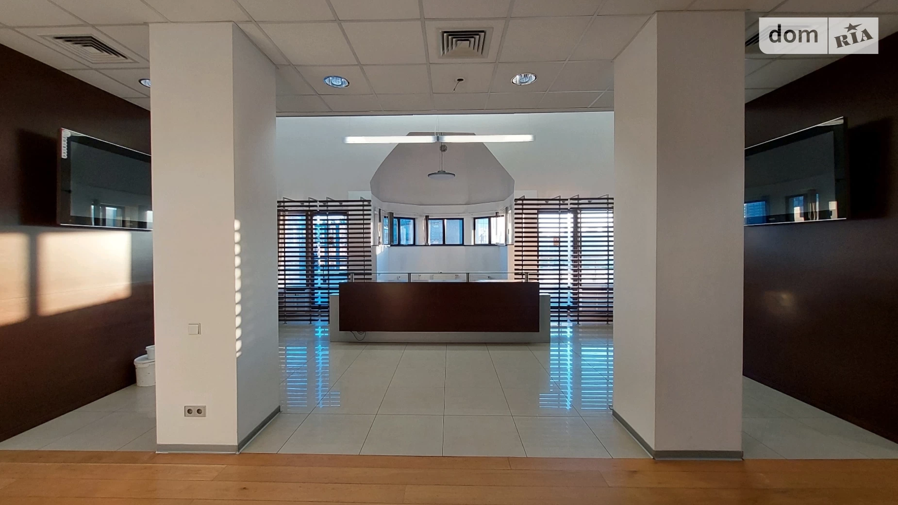 Сдается в аренду офис 613 кв. м в бизнес-центре, цена: 11034 $ - фото 4