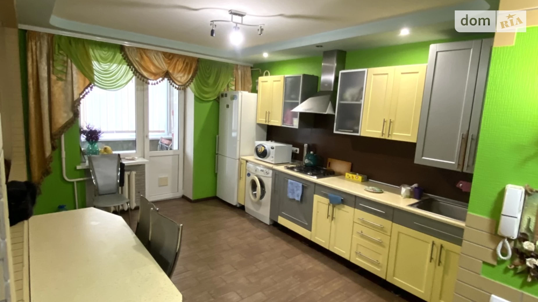 Продается 3-комнатная квартира 80 кв. м в Хмельницком, ул. Кармелюка, 12/1 - фото 2