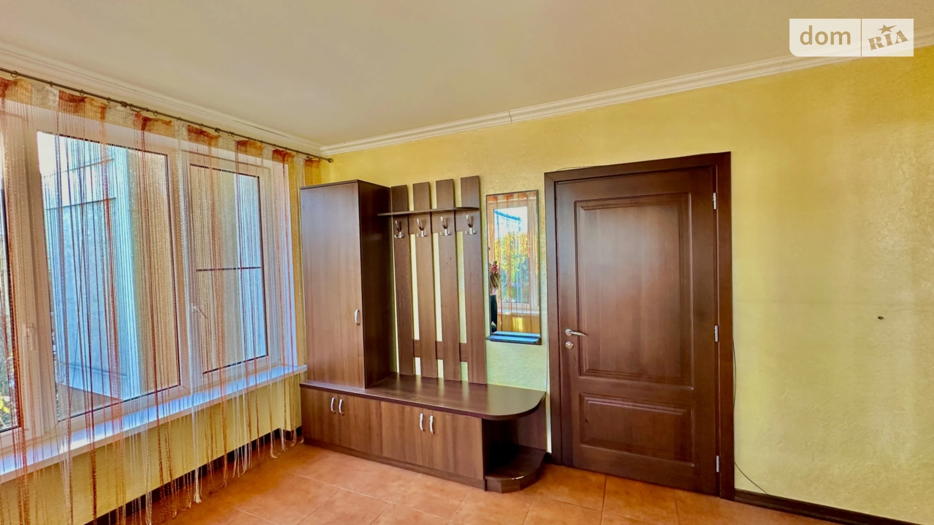 Продается дом на 2 этажа 405 кв. м с камином, цена: 164000 $ - фото 2
