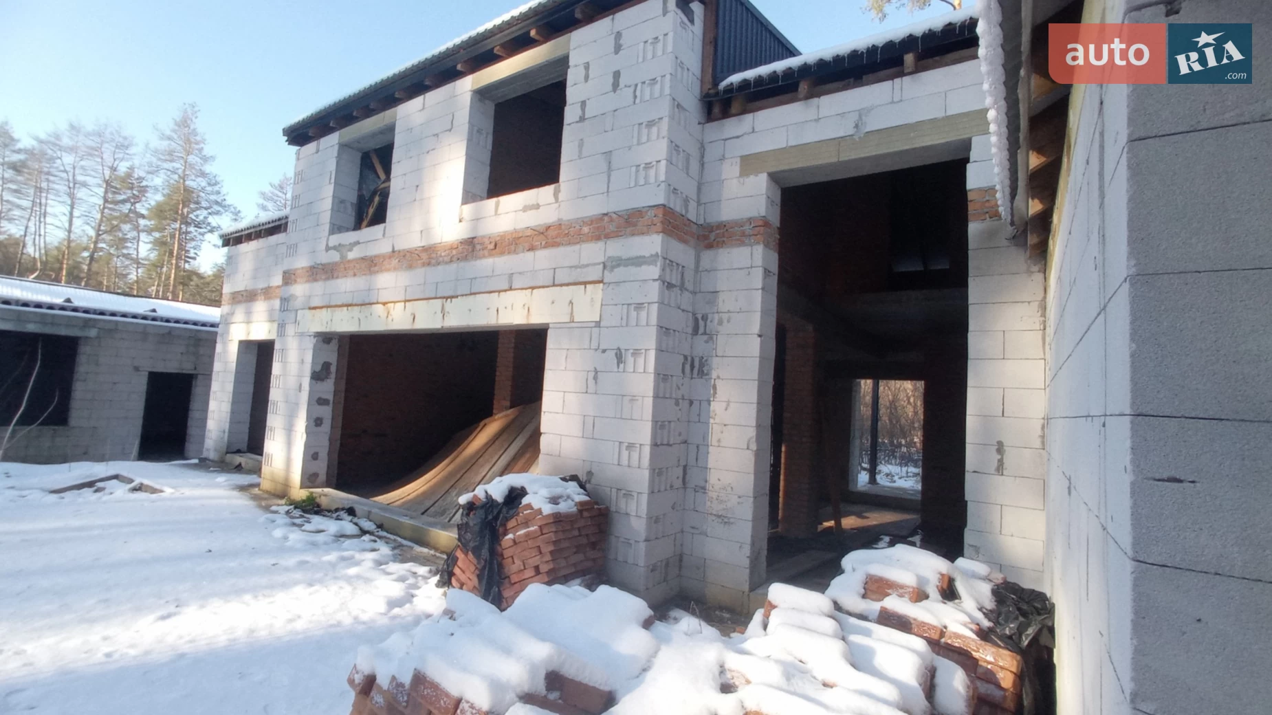 Продается дом на 2 этажа 250 кв. м с баней/сауной, цена: 210000 $ - фото 2
