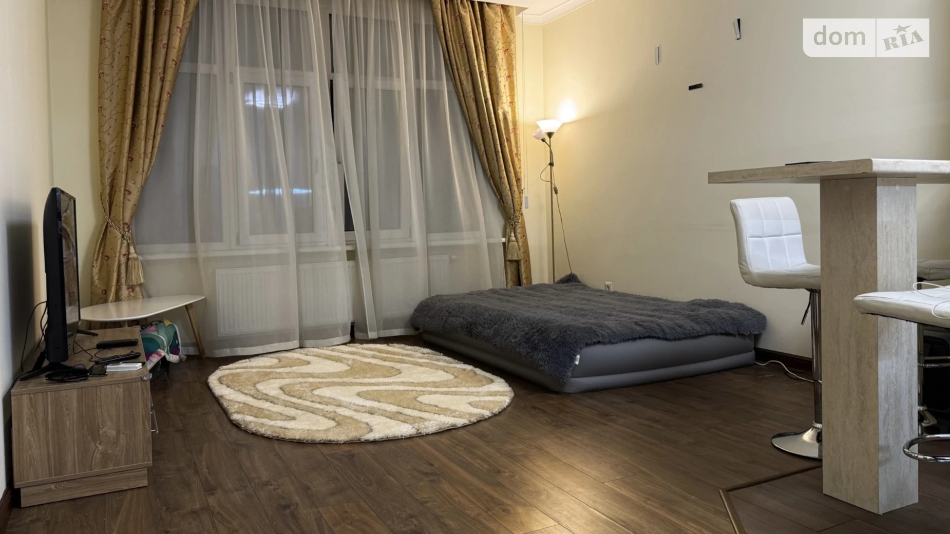 Сдается в аренду 1-комнатная квартира 60 кв. м в, цена: 1000 $ - фото 2