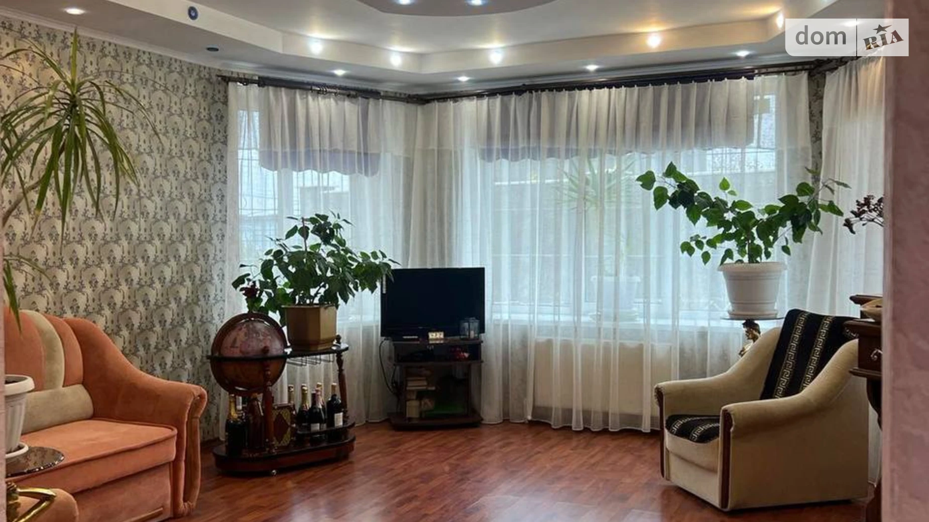 Продается дом на 2 этажа 200 кв. м с бассейном, цена: 109999 $ - фото 2