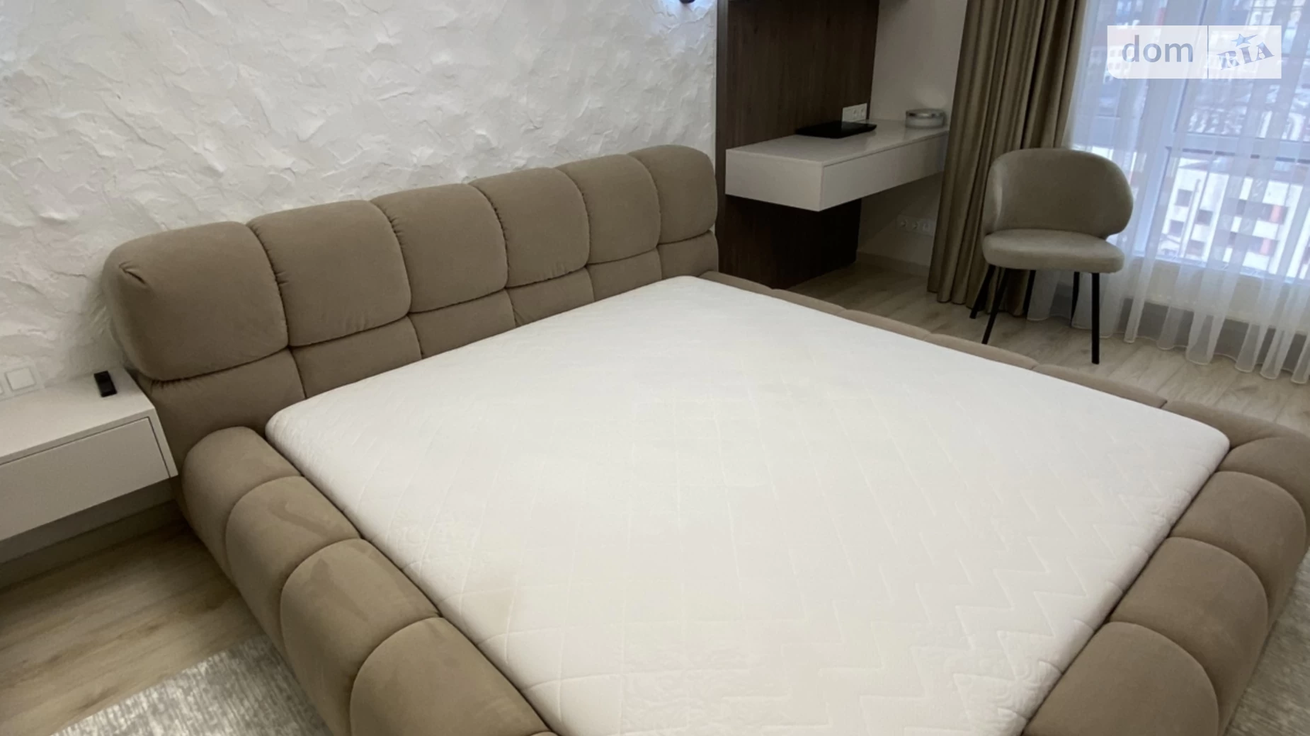Продается 2-комнатная квартира 80 кв. м в Ивано-Франковске, ул. Стрельцов Сечевых - фото 3
