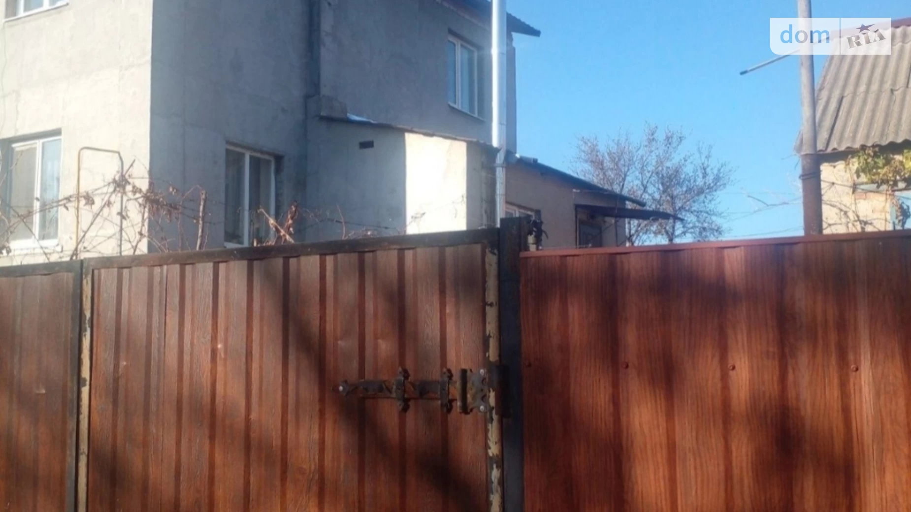 Продается дом на 2 этажа 180 кв. м с бассейном, цена: 55000 $ - фото 2
