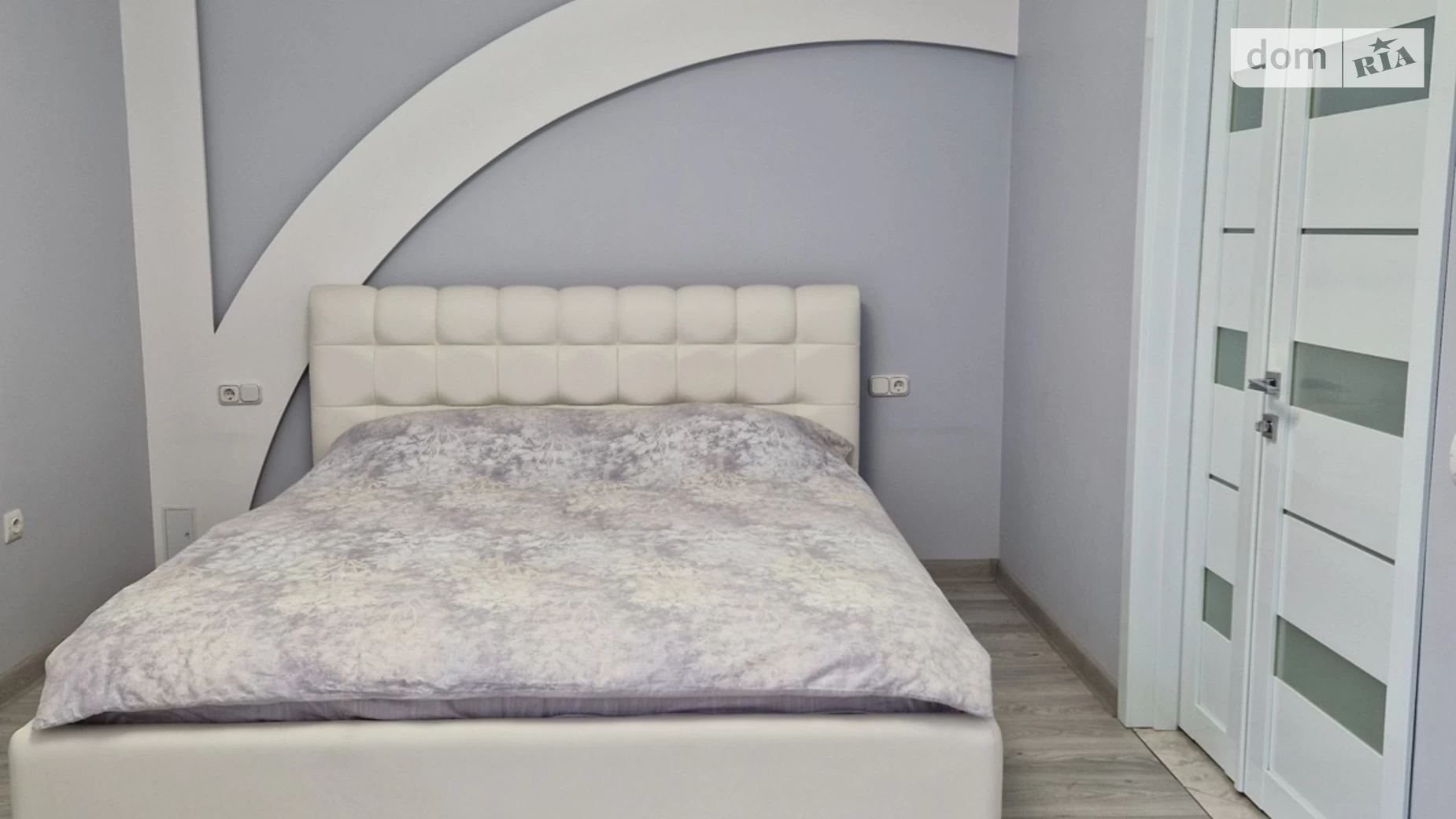 Продается 3-комнатная квартира 104 кв. м в Черновцах, ул. Каспрука Павла, 18 - фото 5