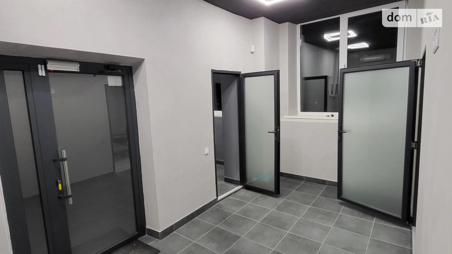 Сдается в аренду офис 257 кв. м в бизнес-центре, цена: 1700 $ - фото 5