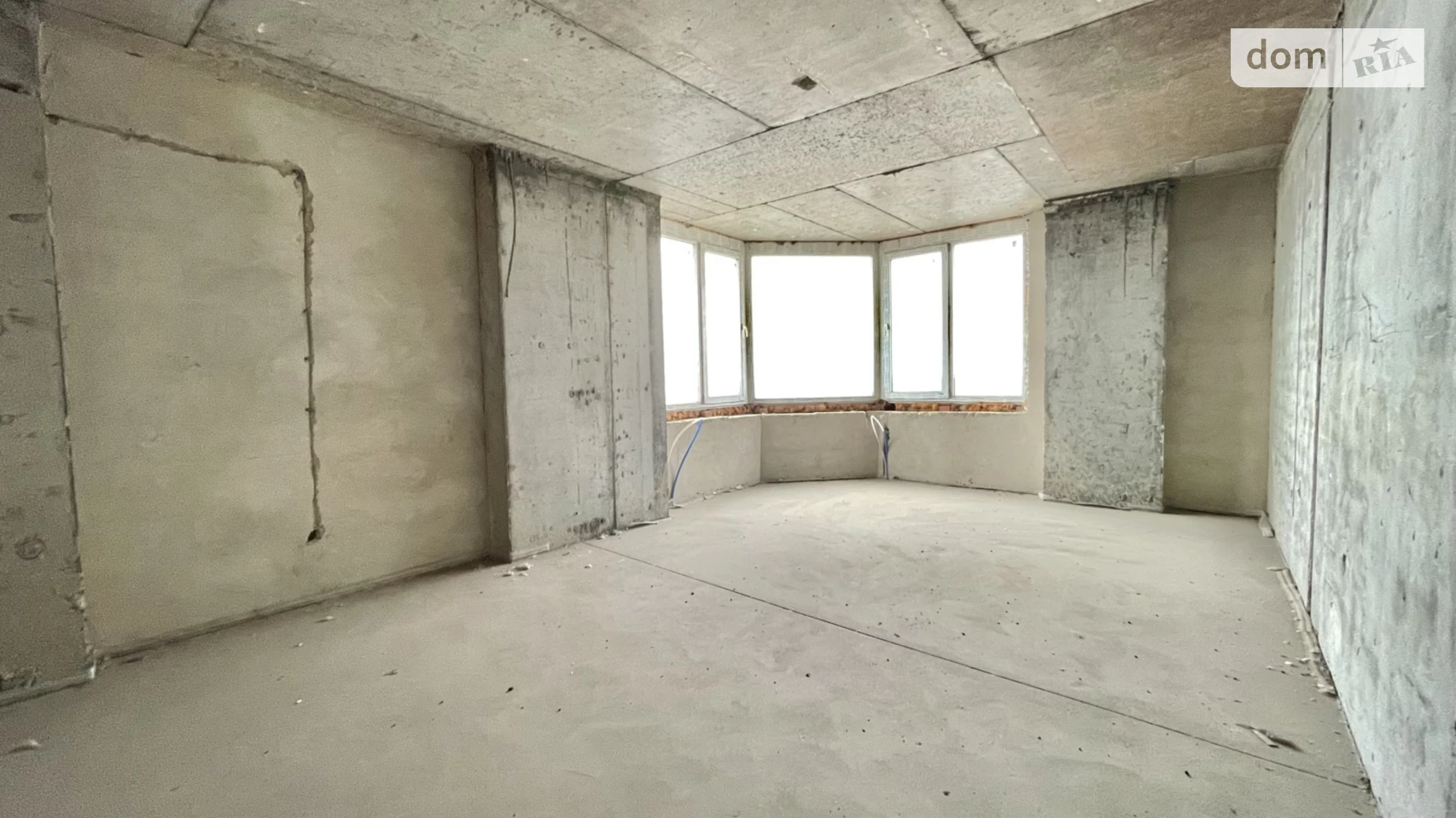 Продается 1-комнатная квартира 56.7 кв. м в Черноморске, ул. Парусная - фото 2
